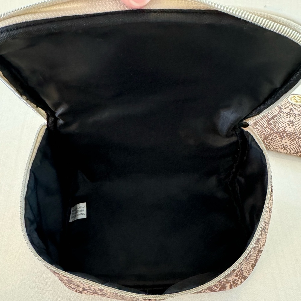 GUC Adrienne Vittadini Toiletry Set, Beige Snakeskin Print - Picture 10 of 16